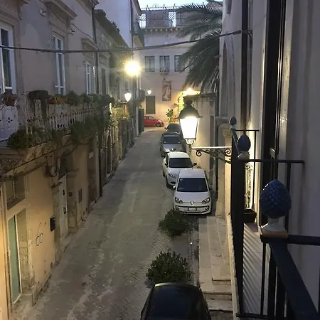 شقة Sanmartinoortigia سيراكوزا