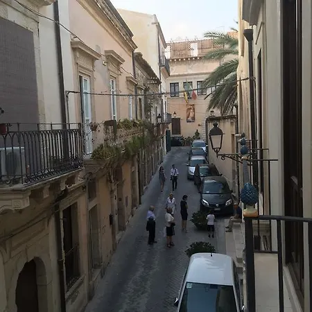 Sanmartinoortigia شقة سيراكوزا