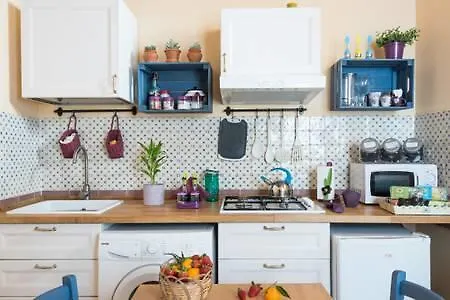 Sanmartinoortigia شقة