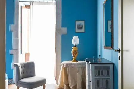 Sanmartinoortigia شقة *